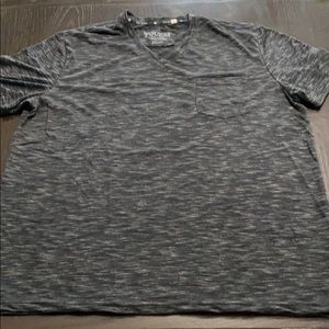 Men’s guess v-neck tee